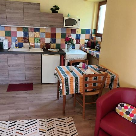 Au Bonheur Du Cedre Hotel Saint-Lattier Екстериор снимка