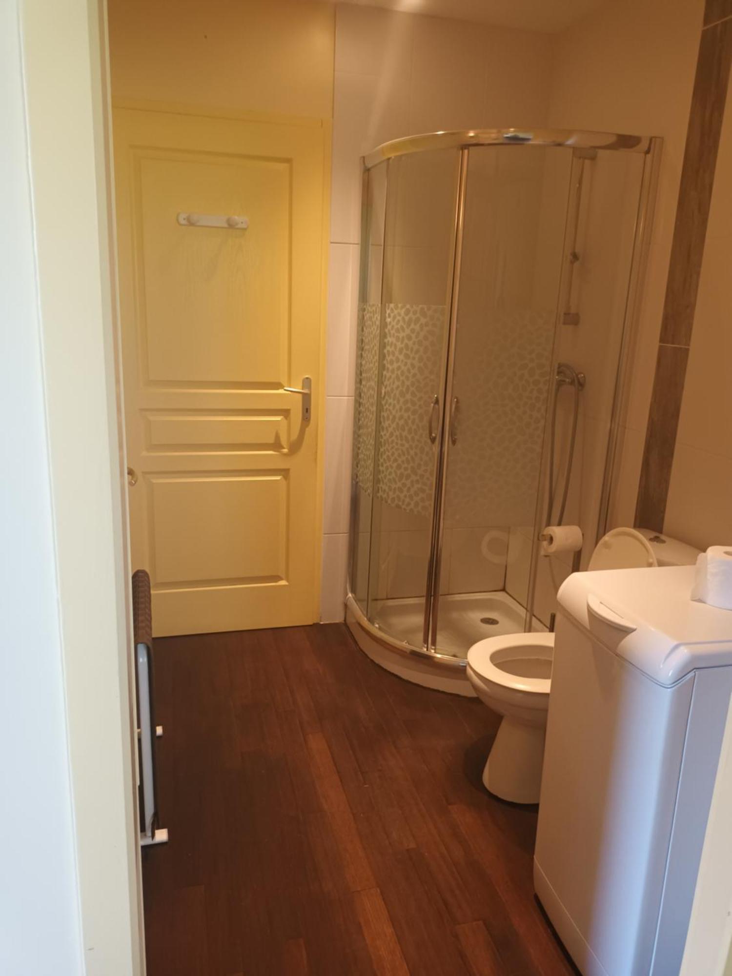 Au Bonheur Du Cedre Hotel Saint-Lattier Екстериор снимка