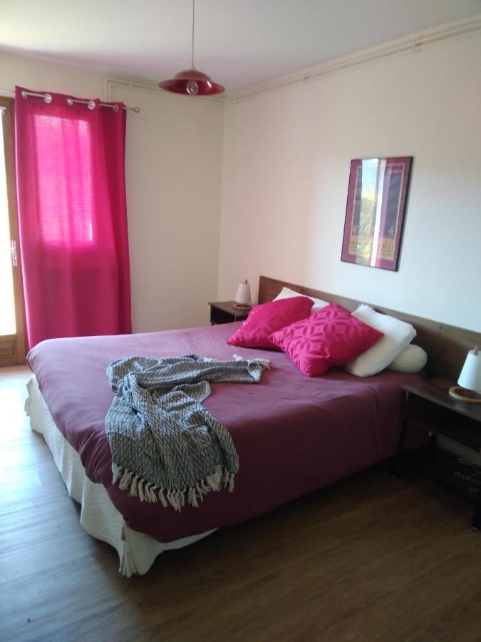 Au Bonheur Du Cedre Hotel Saint-Lattier Екстериор снимка