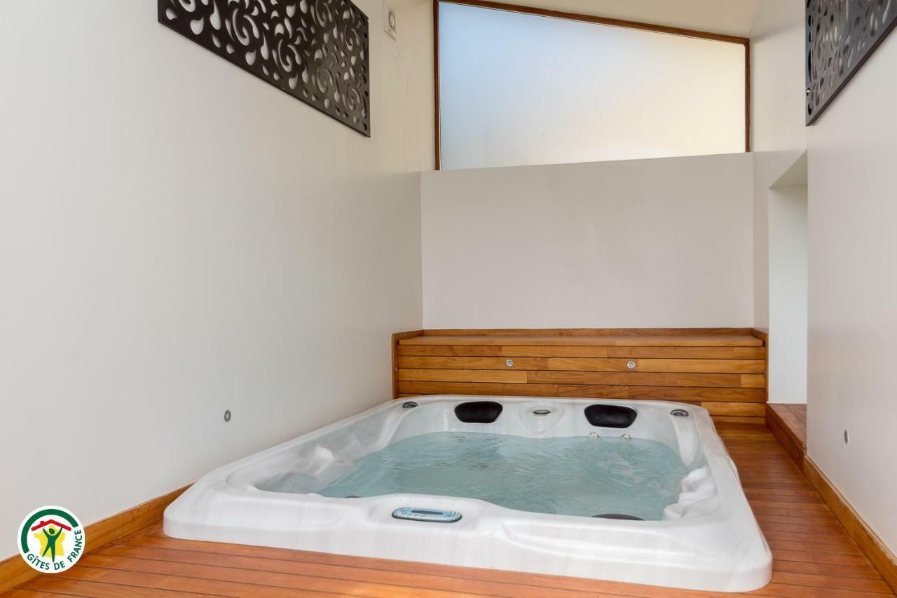 Au Bonheur Du Cedre Hotel Saint-Lattier Екстериор снимка